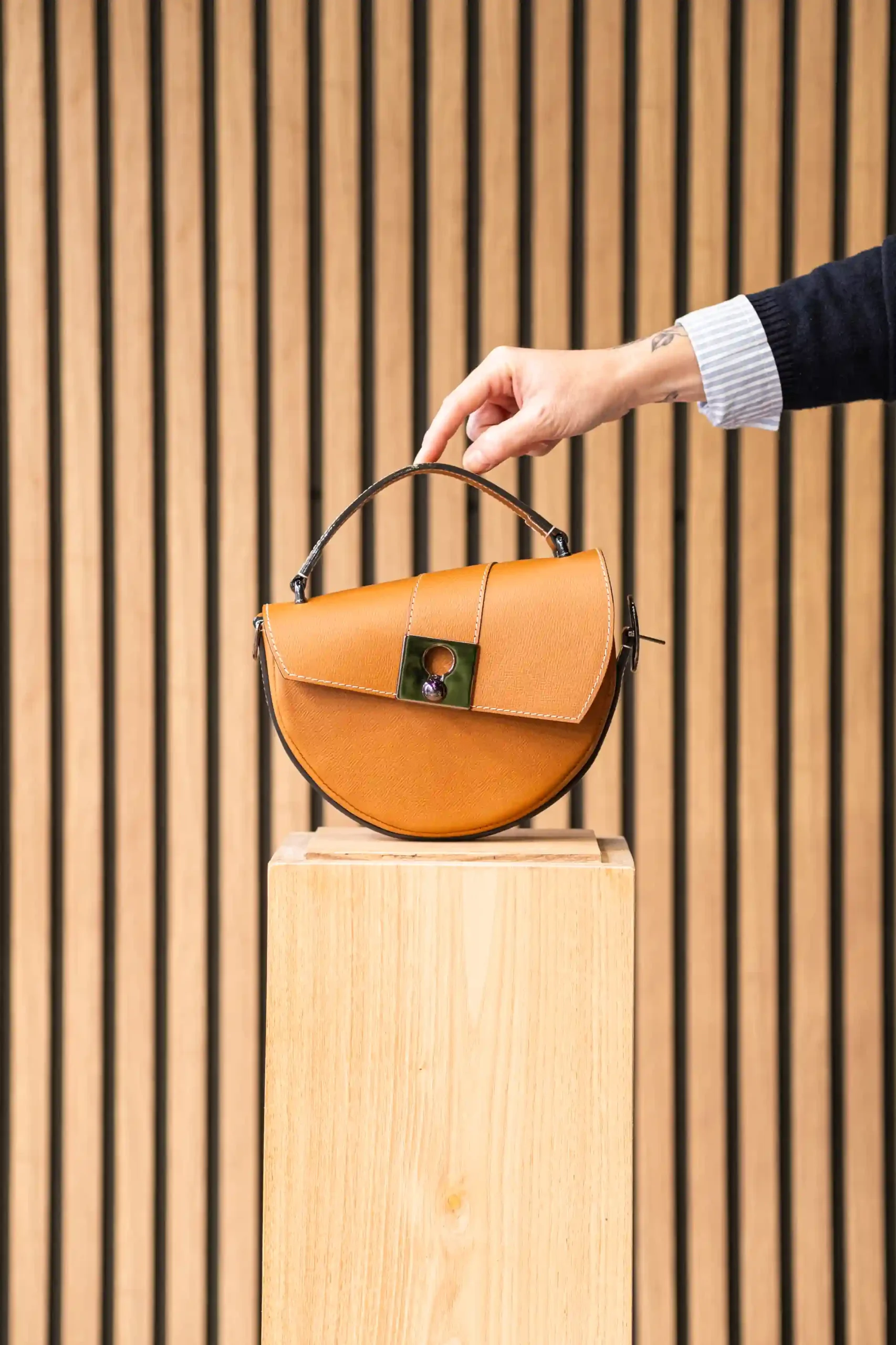 campagne publicitaire pour une collection de sac à main façonnés en Ardèche
