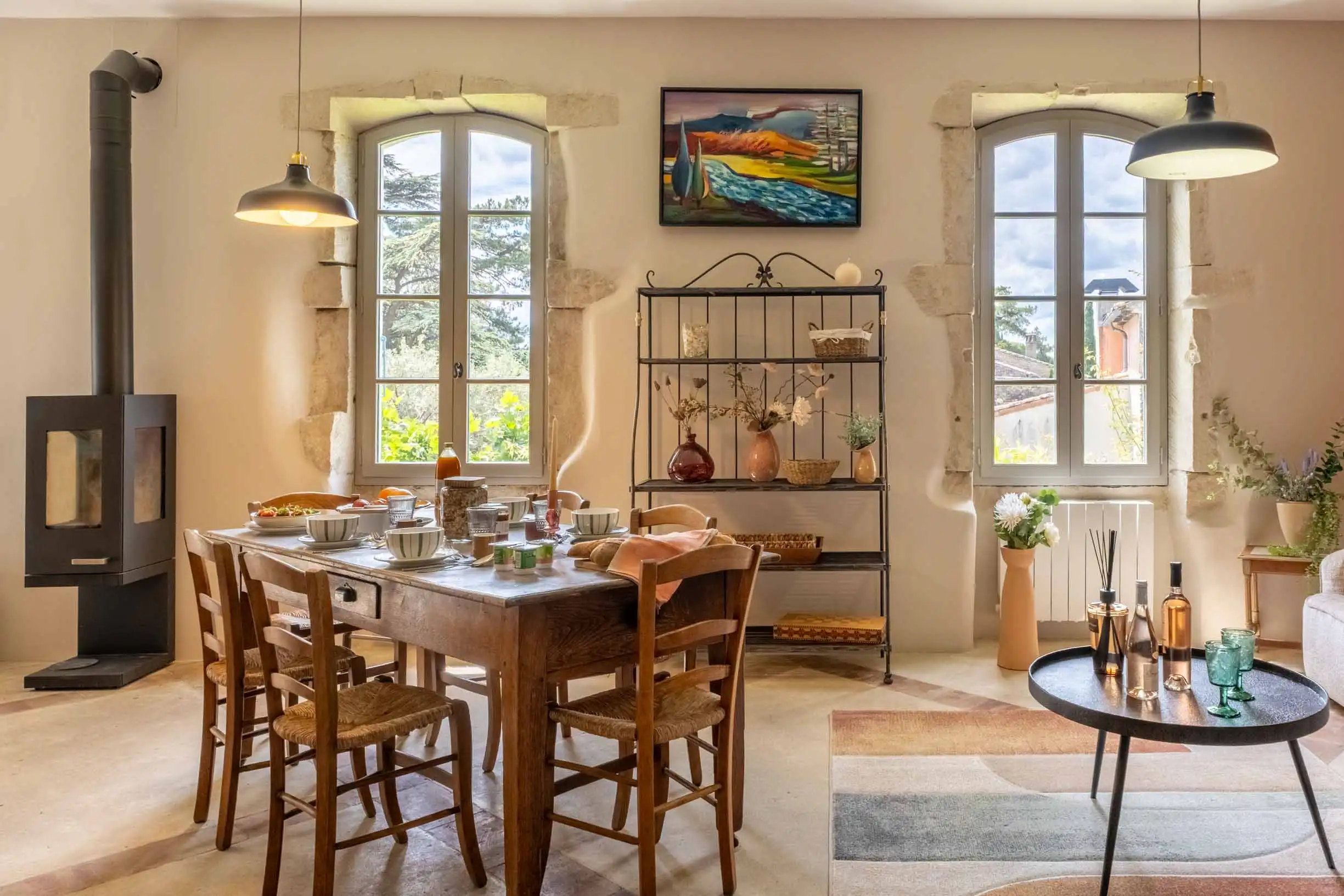 Salon chaleureux d'une maison d'hôtes en Ardèche